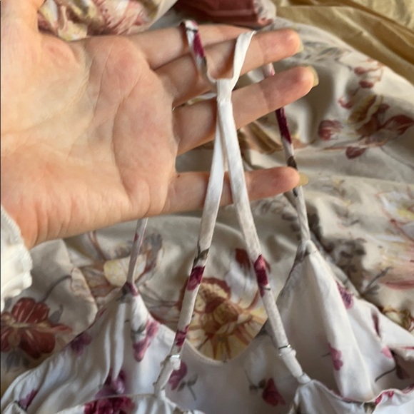 Forever 21 cropped white floral top - Picture 3 of 4